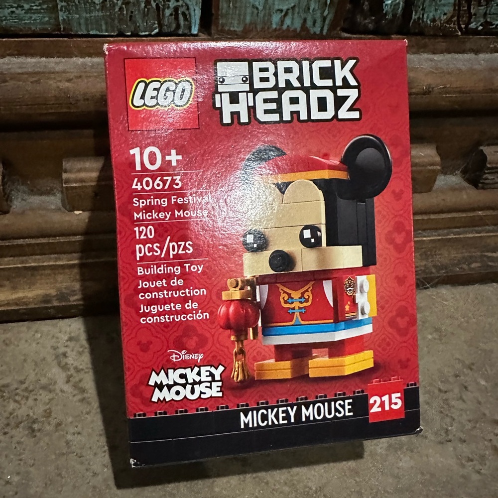 Lego Mickey Mouse BrickHeadz in Red, Black, Yellow